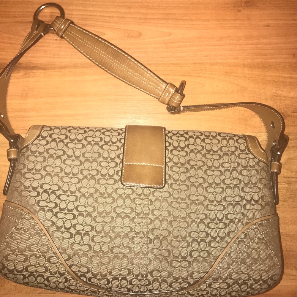 Coach Handbag - Picture 2 of 3